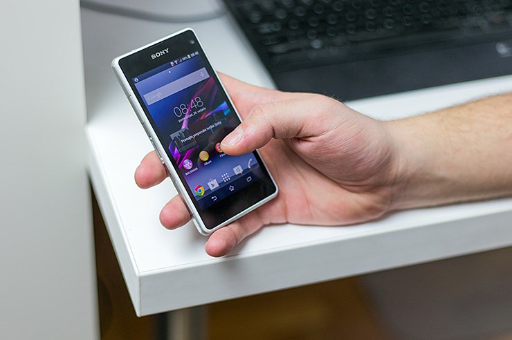 Sony Xperia Z1 compact (16).jpg